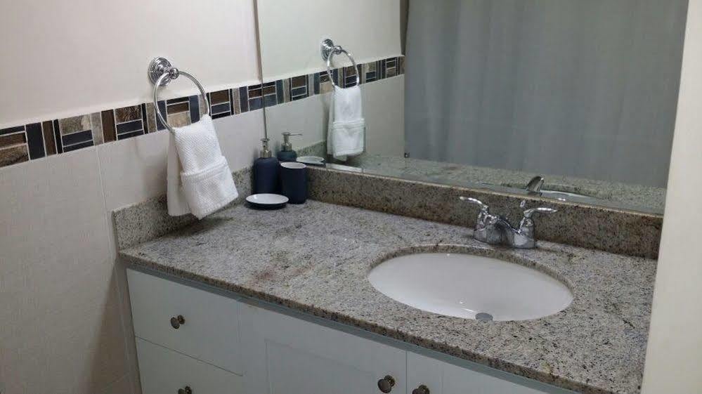 Kingsway New Kingston Guest Apartment II ภายนอก รูปภาพ