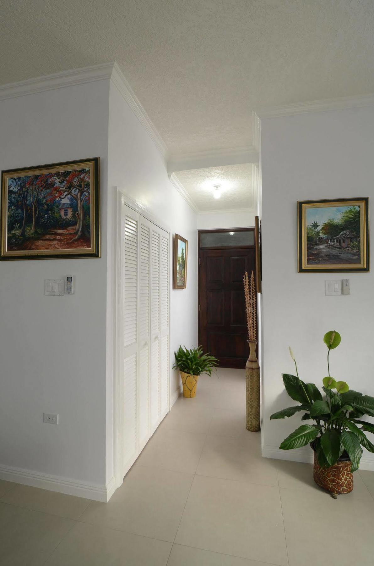Kingsway New Kingston Guest Apartment II ภายนอก รูปภาพ