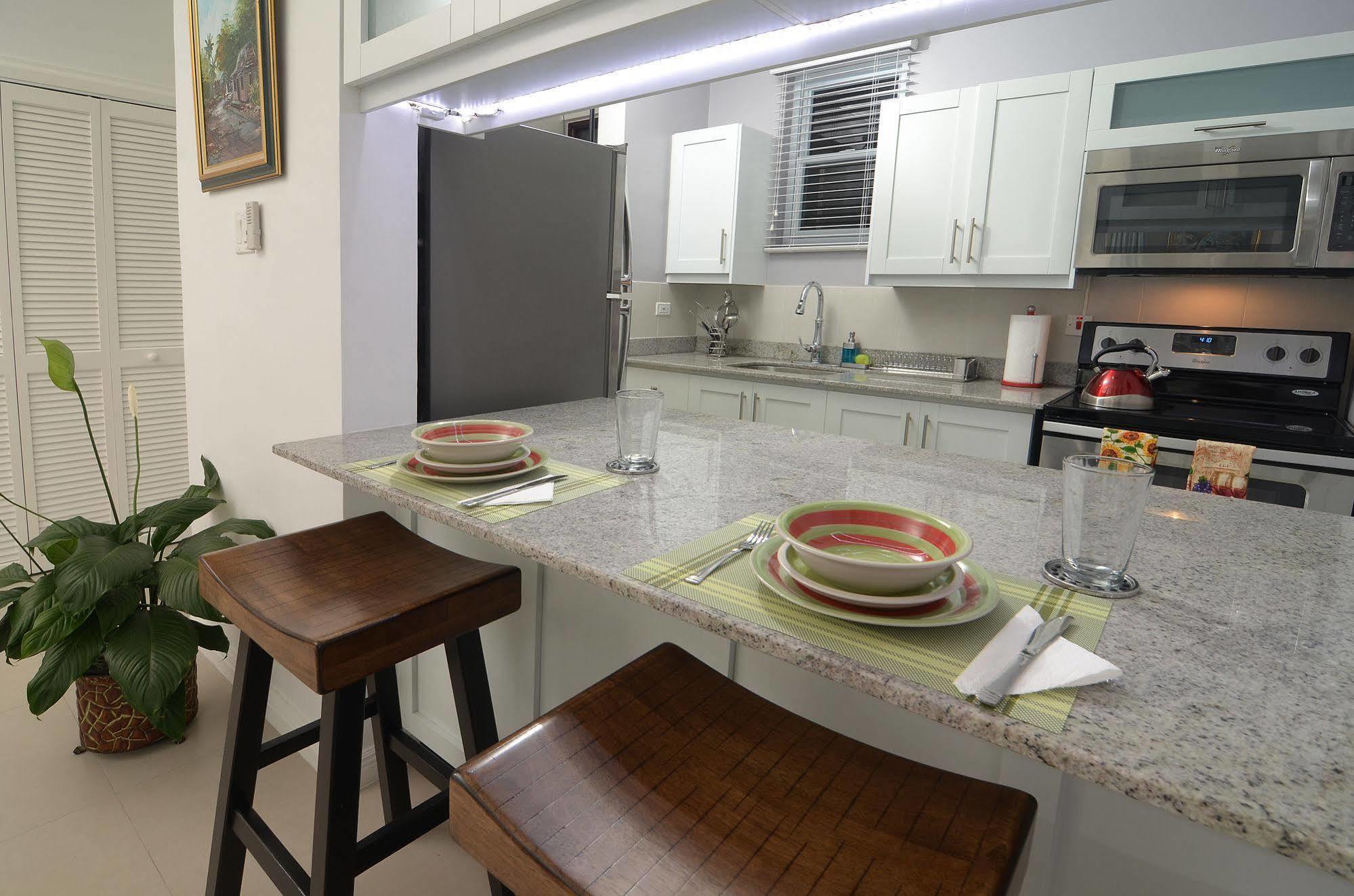 Kingsway New Kingston Guest Apartment II ภายนอก รูปภาพ