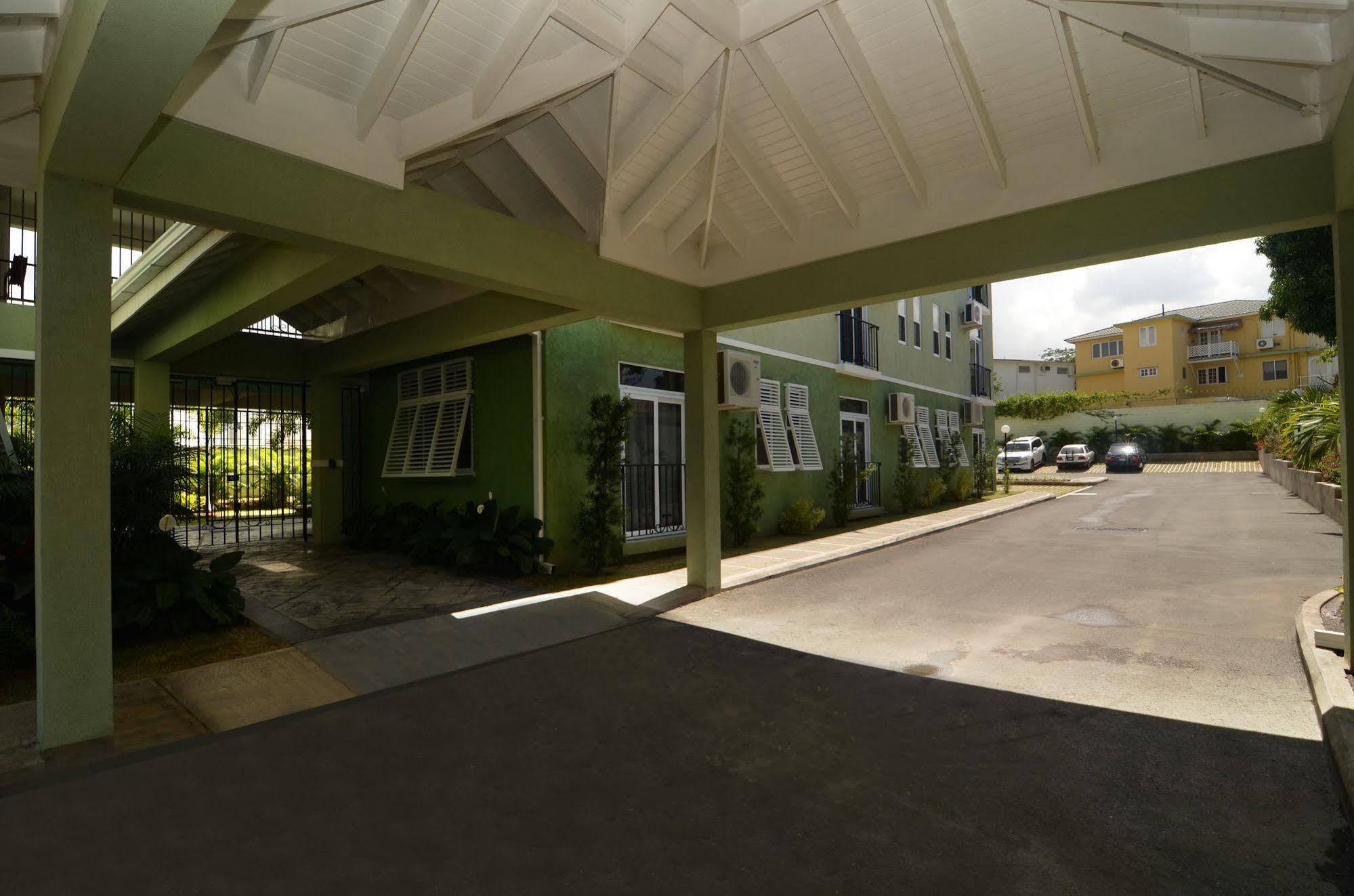 Kingsway New Kingston Guest Apartment II ภายนอก รูปภาพ
